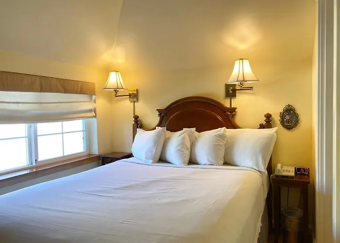 Excelsior Inn