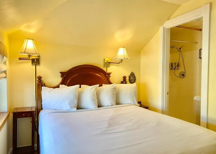 Excelsior Inn